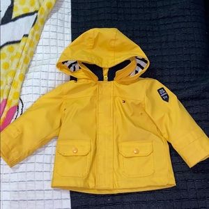 TOMMY HILFIGER 💛